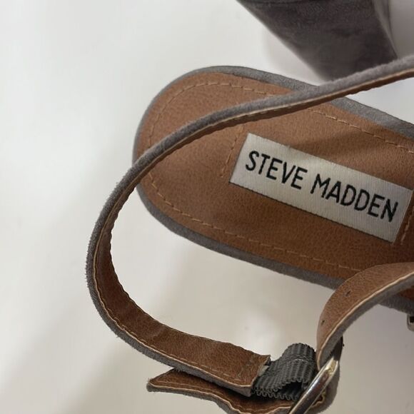 STEVE MADDEN SUEDE PEEP TOE HEELS IN GRAY - Picture 2 of 6